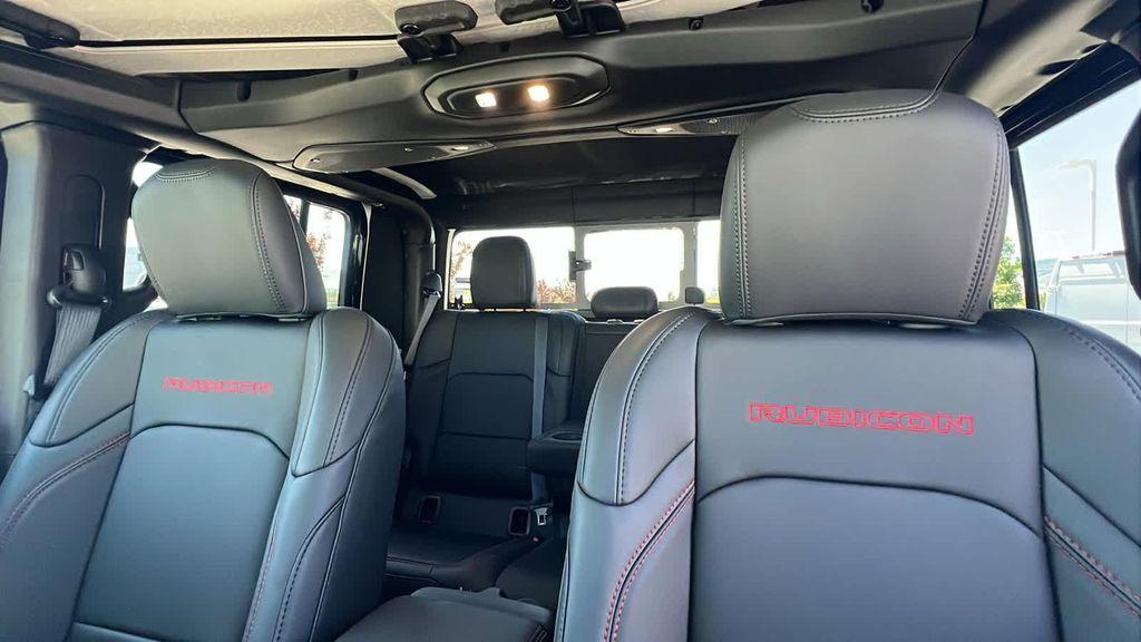 new 2025 Jeep Gladiator car, priced at $52,400