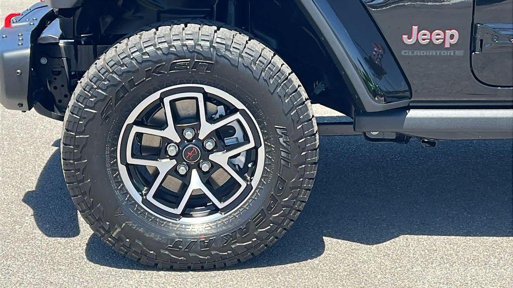 new 2025 Jeep Gladiator car, priced at $52,400
