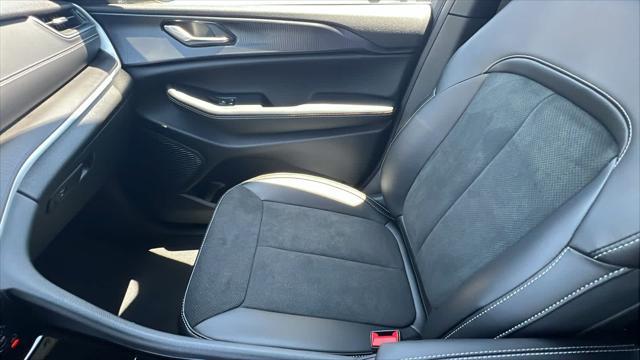 new 2025 Jeep Grand Cherokee L car, priced at $42,242