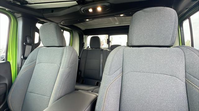 new 2025 Jeep Gladiator car, priced at $42,500