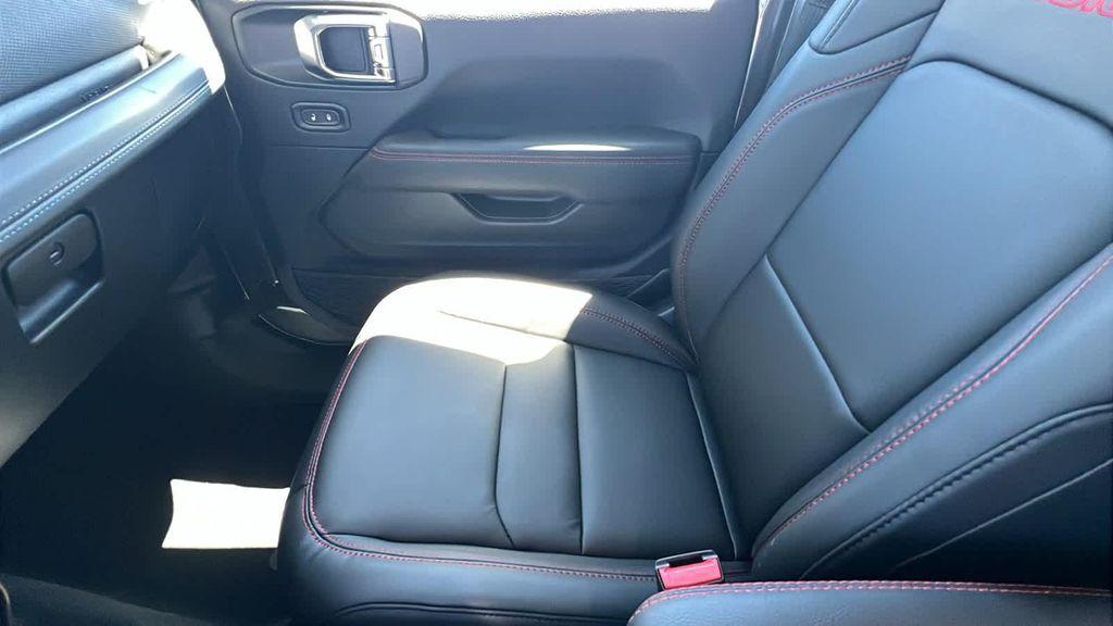 new 2025 Jeep Gladiator car, priced at $50,400
