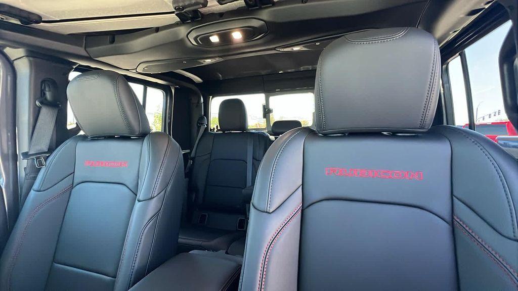 new 2025 Jeep Gladiator car, priced at $50,400