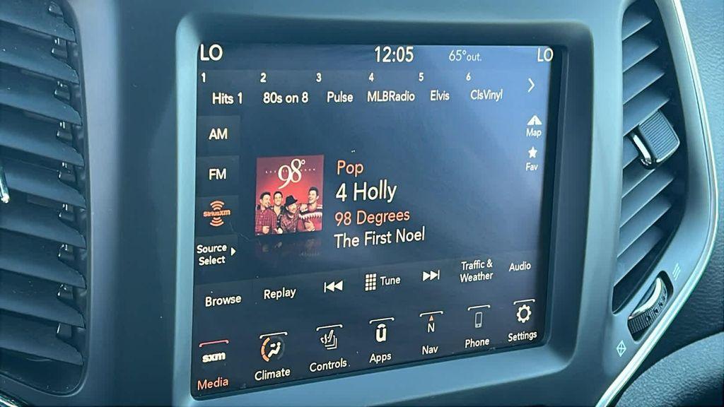 used 2023 Jeep Cherokee car, priced at $21,980