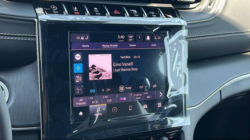 new 2025 Jeep Grand Cherokee car, priced at $37,550