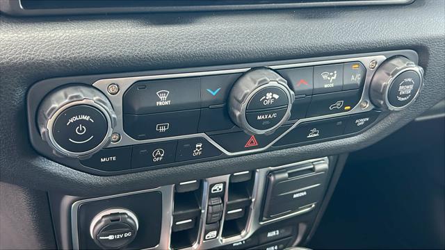 new 2025 Jeep Gladiator car, priced at $42,000