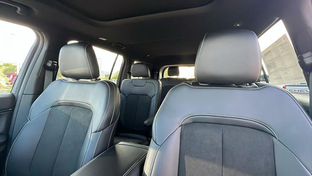 new 2025 Jeep Grand Cherokee L car, priced at $43,000