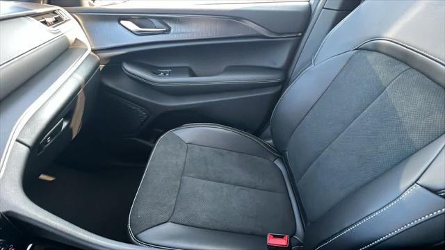 new 2025 Jeep Grand Cherokee L car, priced at $41,142