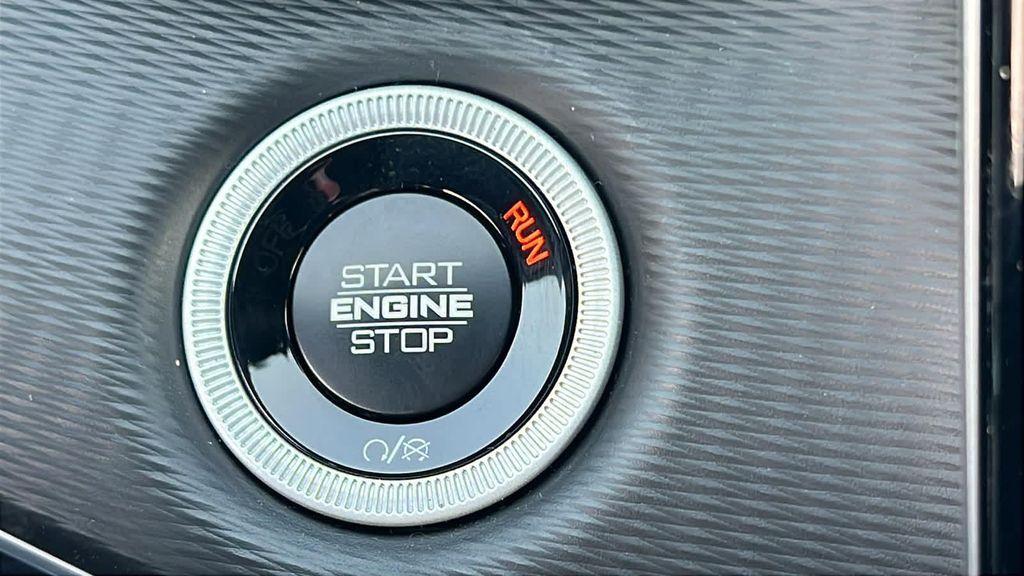 new 2025 Jeep Grand Cherokee L car, priced at $43,000
