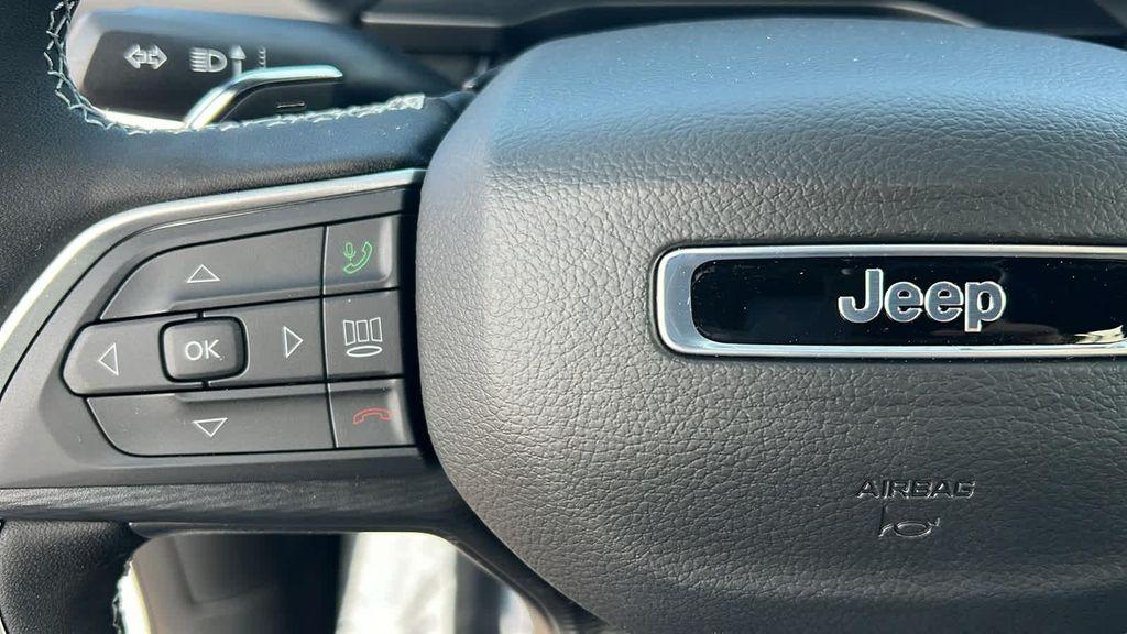 new 2025 Jeep Grand Cherokee L car, priced at $43,000