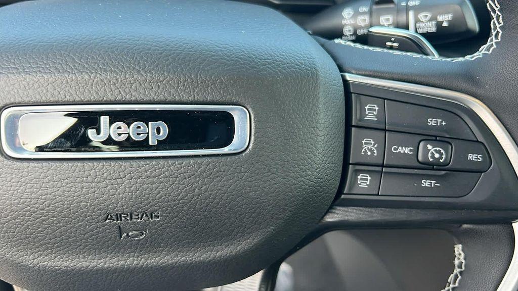 new 2025 Jeep Grand Cherokee L car, priced at $43,000