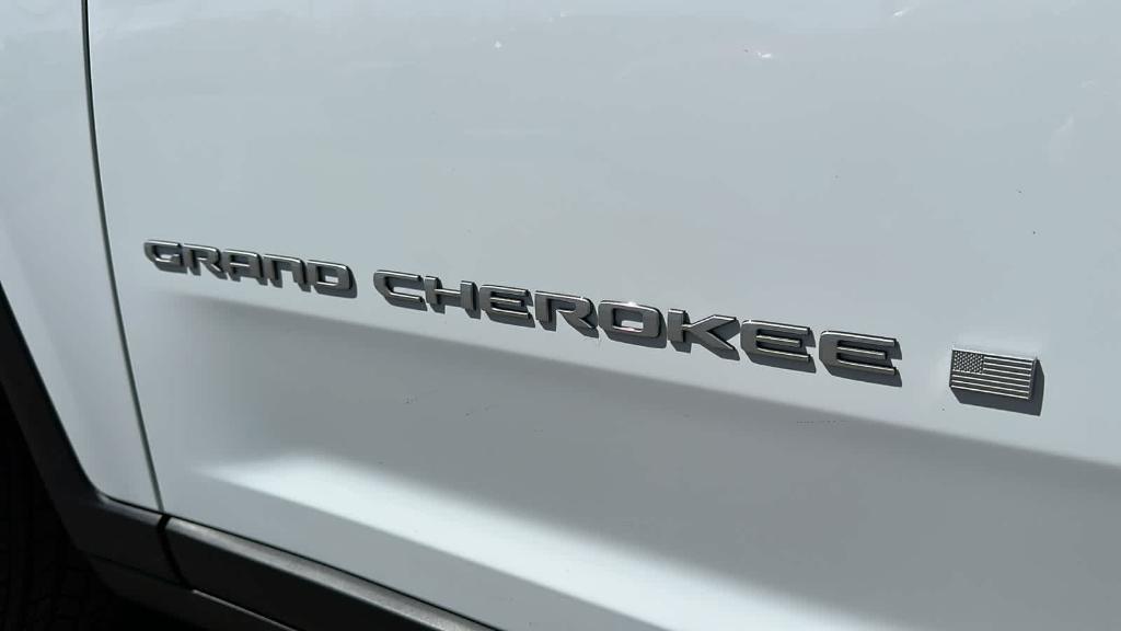 new 2024 Jeep Grand Cherokee L car, priced at $41,000