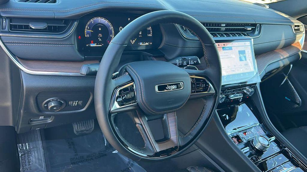 new 2025 Jeep Grand Cherokee car, priced at $62,308