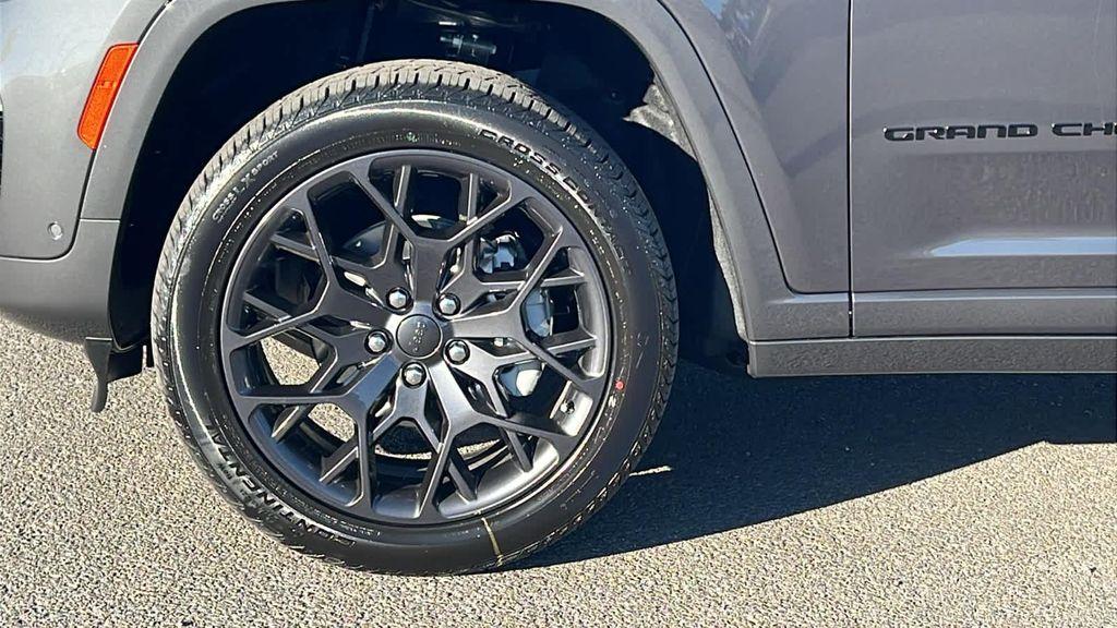 new 2025 Jeep Grand Cherokee car, priced at $62,308