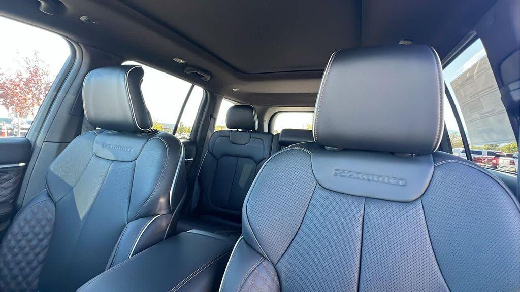 new 2025 Jeep Grand Cherokee car, priced at $60,350