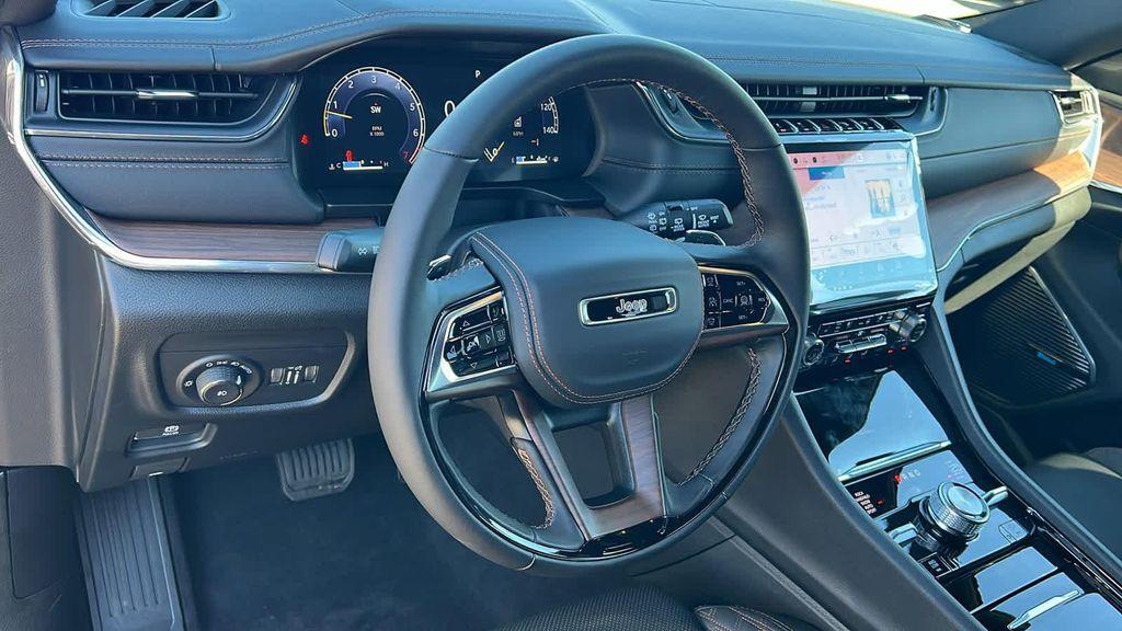 new 2025 Jeep Grand Cherokee car, priced at $60,350