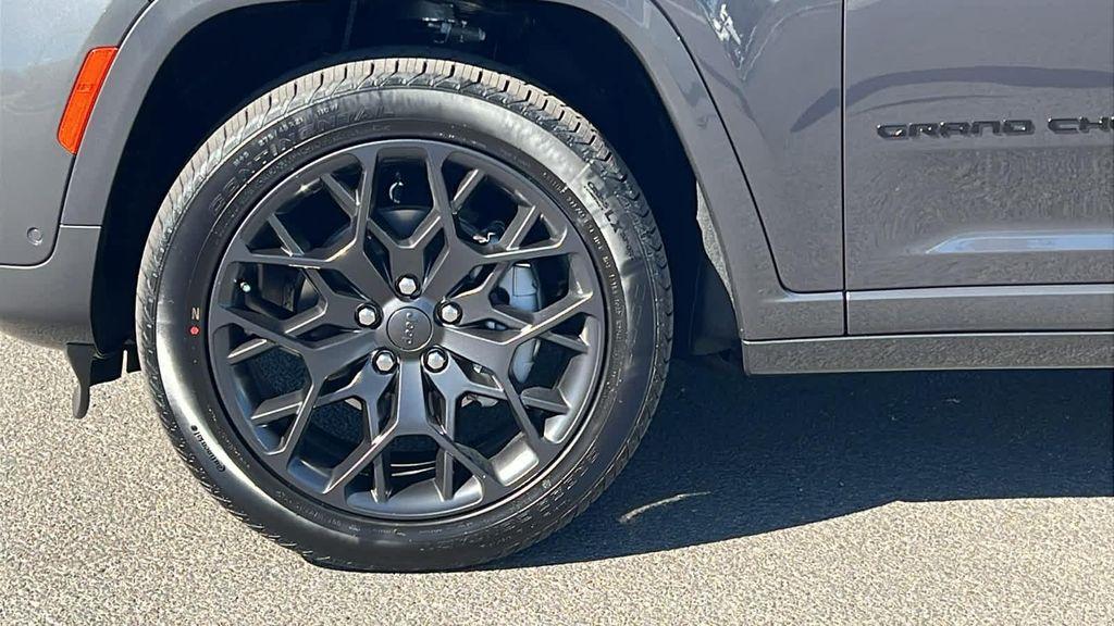 new 2025 Jeep Grand Cherokee car, priced at $60,350