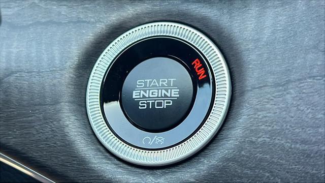 new 2025 Jeep Grand Cherokee car, priced at $49,400