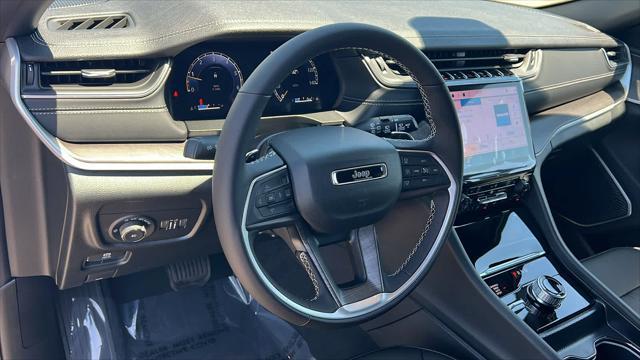 new 2025 Jeep Grand Cherokee car, priced at $49,400