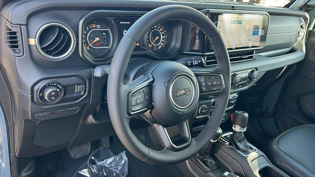 new 2025 Jeep Gladiator car, priced at $43,912