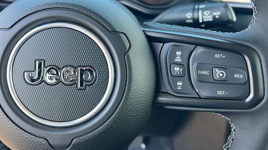 new 2025 Jeep Gladiator car, priced at $43,912