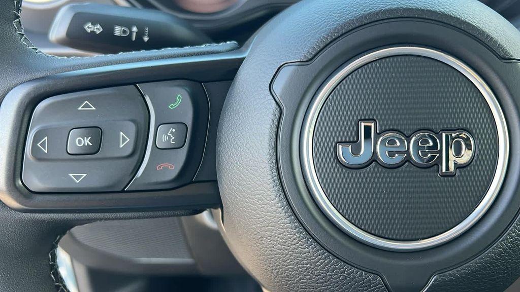 new 2025 Jeep Gladiator car, priced at $43,912