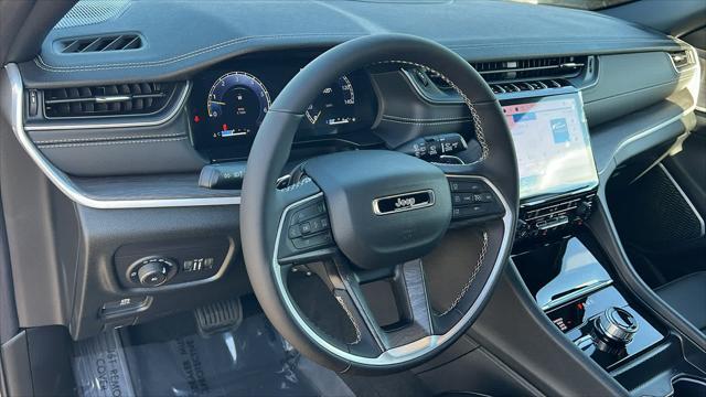 new 2025 Jeep Grand Cherokee car, priced at $48,400