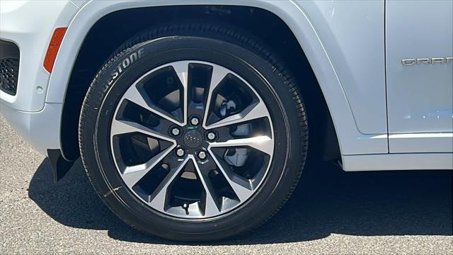 new 2025 Jeep Grand Cherokee car, priced at $56,000