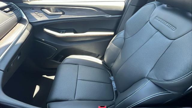 new 2025 Jeep Grand Cherokee car, priced at $56,000