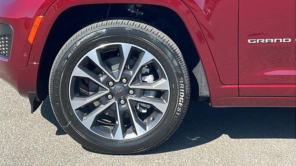 new 2025 Jeep Grand Cherokee L car, priced at $55,300