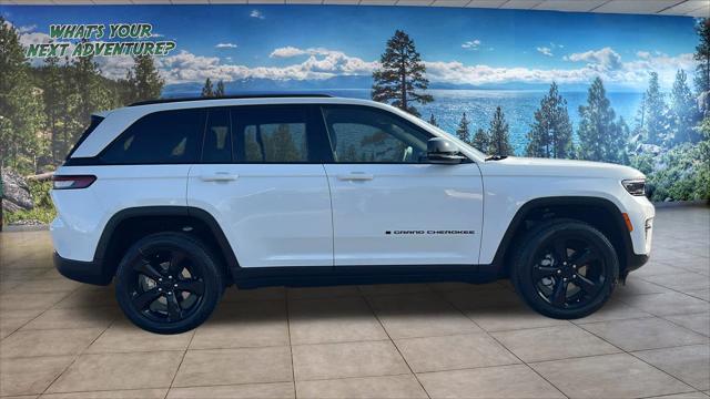new 2025 Jeep Grand Cherokee car, priced at $48,000