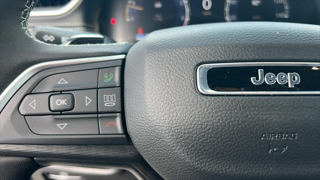new 2025 Jeep Grand Cherokee car, priced at $39,000