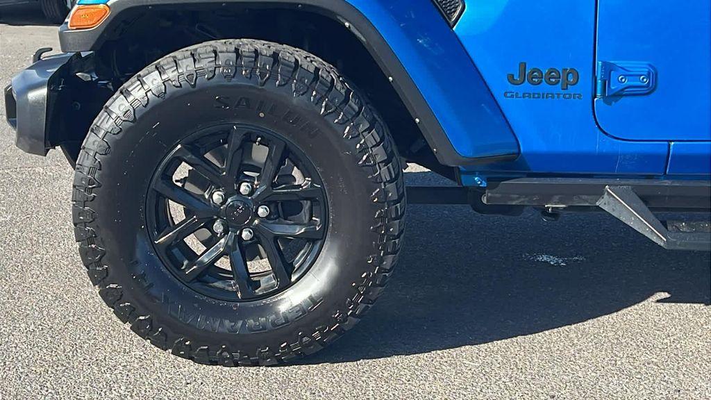 used 2022 Jeep Gladiator car, priced at $32,480