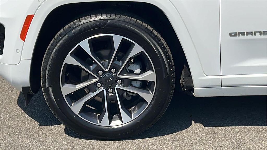 used 2024 Jeep Grand Cherokee car, priced at $44,980