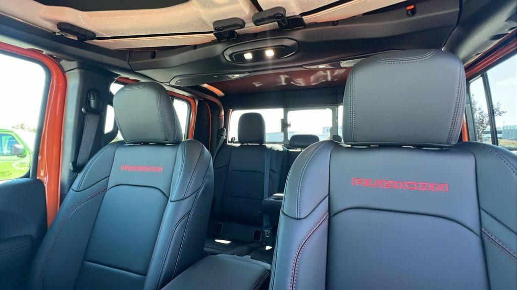 new 2025 Jeep Gladiator car, priced at $52,600