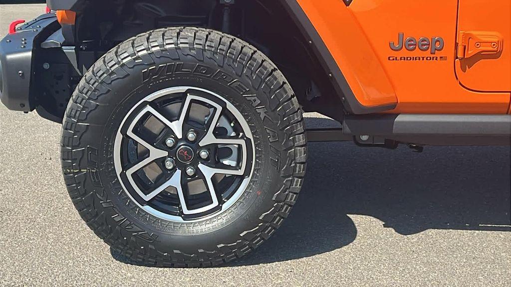 new 2025 Jeep Gladiator car, priced at $52,600