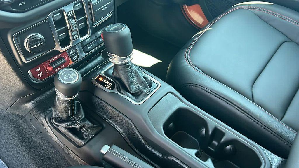 new 2025 Jeep Gladiator car, priced at $52,600