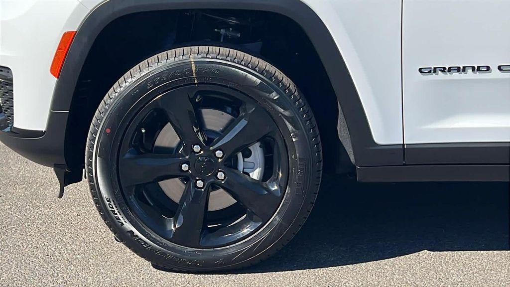 new 2025 Jeep Grand Cherokee L car, priced at $49,400