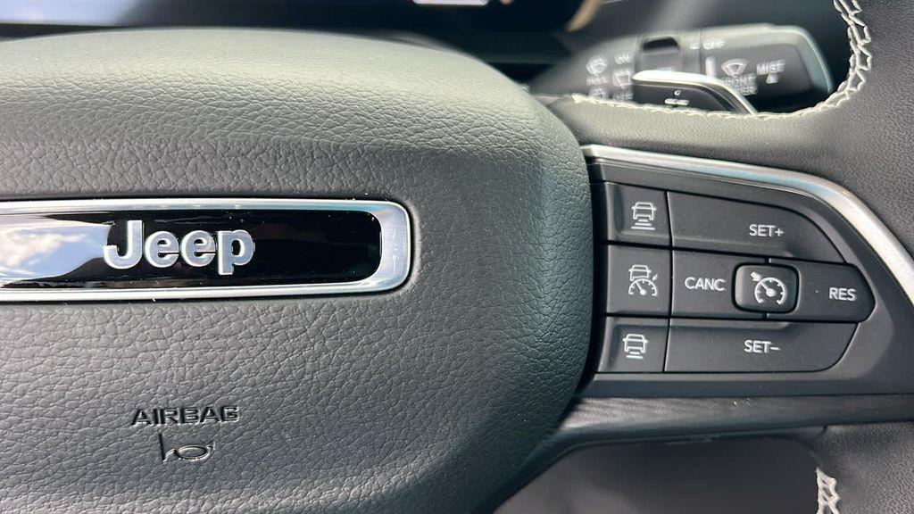 new 2025 Jeep Grand Cherokee L car, priced at $43,500
