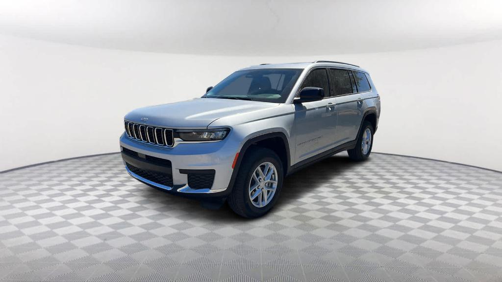 new 2024 Jeep Grand Cherokee L car, priced at $38,500