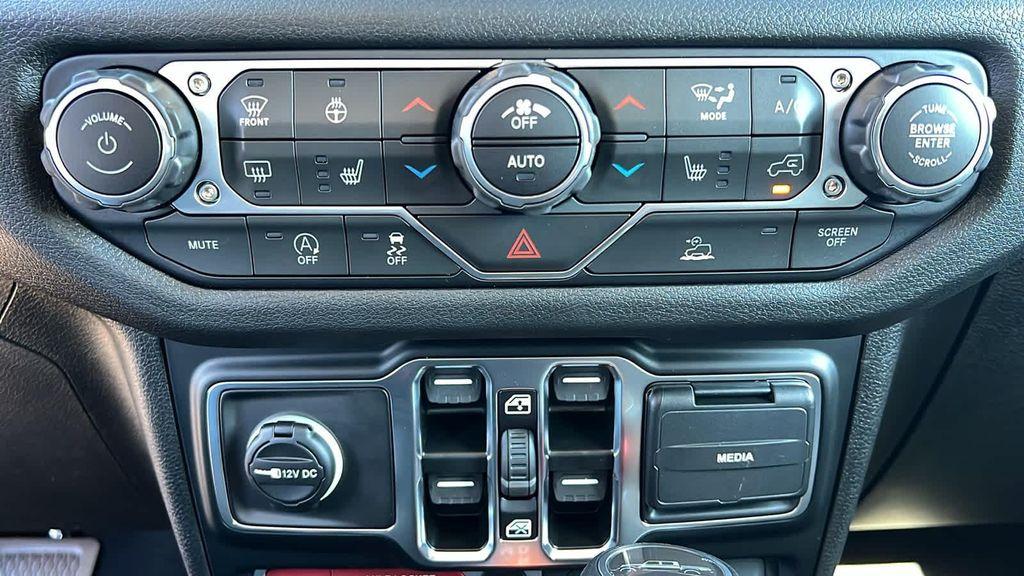 new 2025 Jeep Gladiator car, priced at $44,299