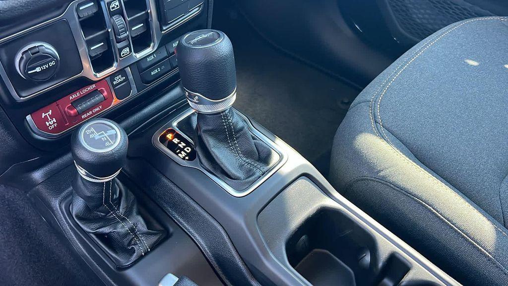 new 2025 Jeep Gladiator car, priced at $44,299