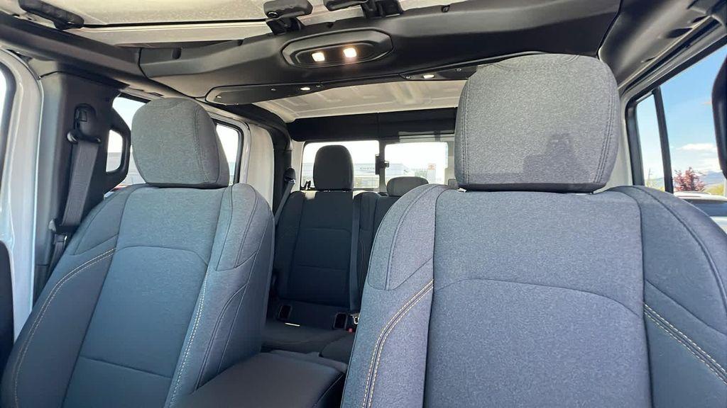 new 2025 Jeep Gladiator car, priced at $42,000