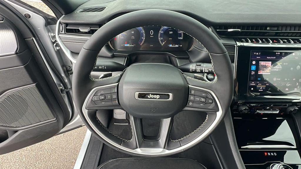 new 2025 Jeep Grand Cherokee car, priced at $41,650