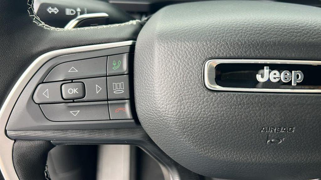 new 2025 Jeep Grand Cherokee car, priced at $41,650