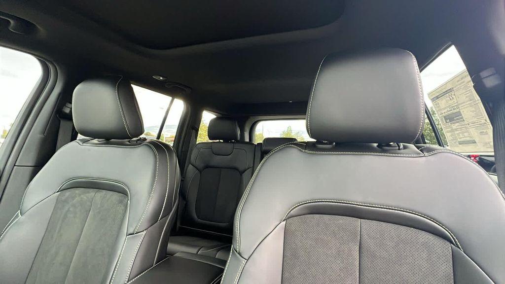 new 2025 Jeep Grand Cherokee car, priced at $41,650