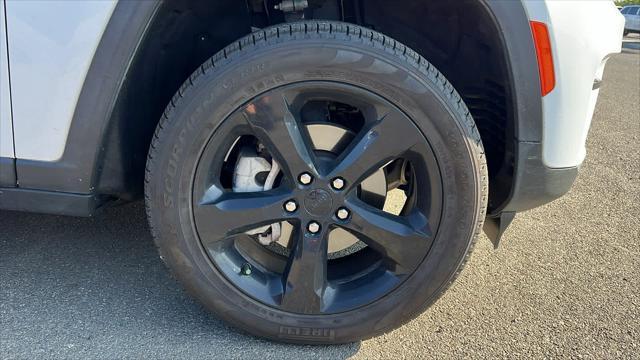 used 2024 Jeep Grand Cherokee car, priced at $42,480