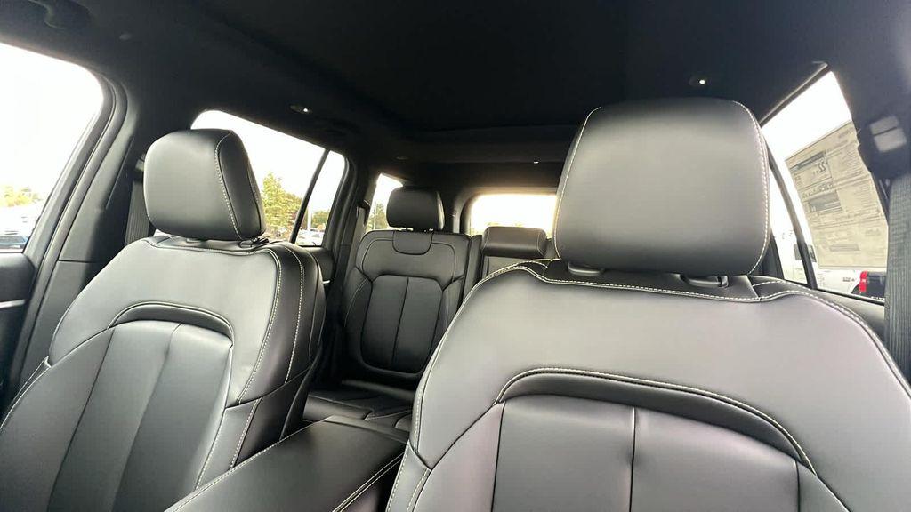 new 2025 Jeep Grand Cherokee car, priced at $42,164