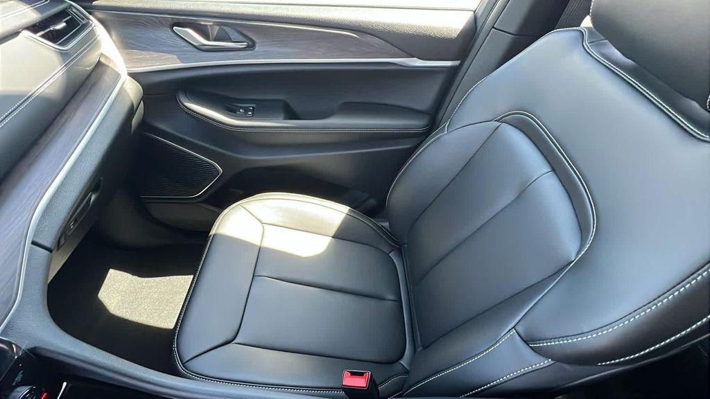 new 2025 Jeep Grand Cherokee L car, priced at $49,500