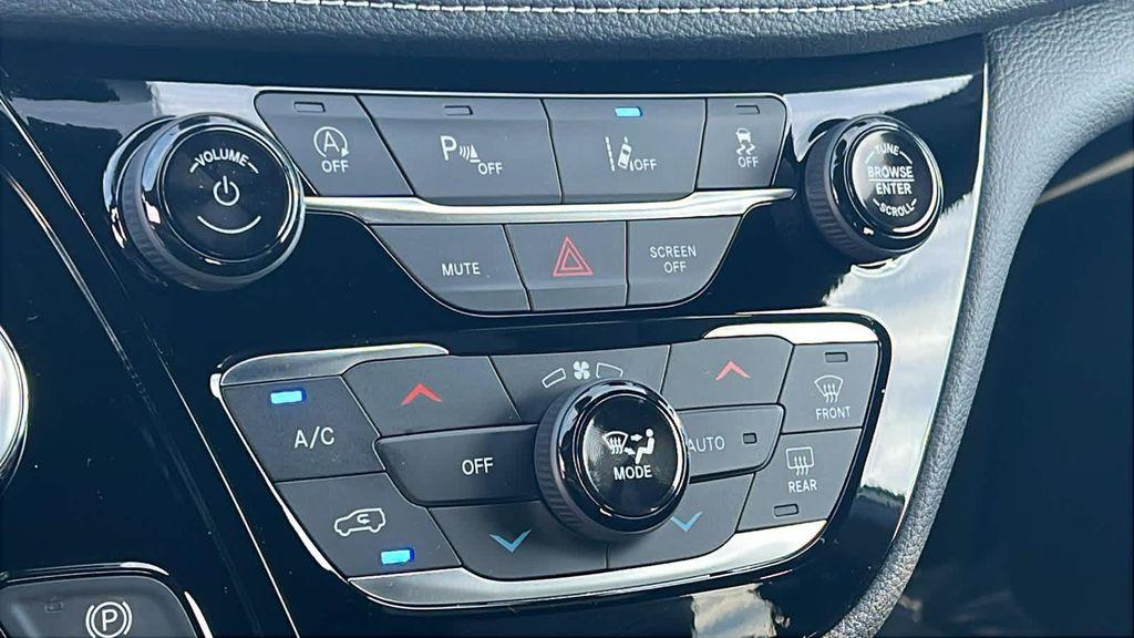 new 2026 Chrysler Pacifica car, priced at $44,421