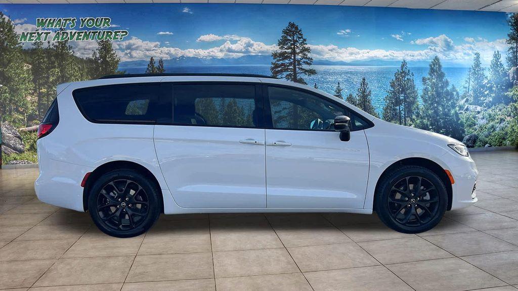 new 2026 Chrysler Pacifica car, priced at $44,421